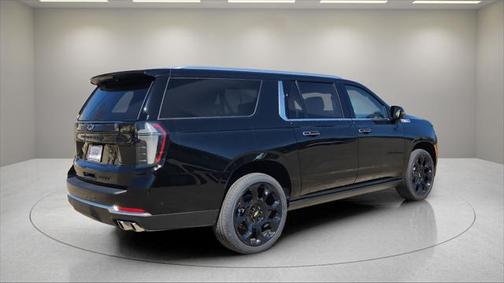 2025 Chevrolet Suburban 4WD High Country