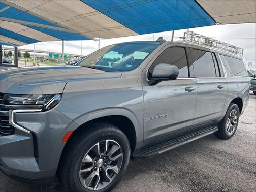 2023 Chevrolet Suburban LT