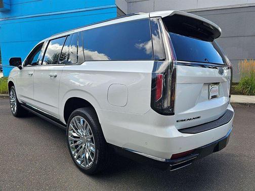 2023 Cadillac Escalade ESV Sport Platinum