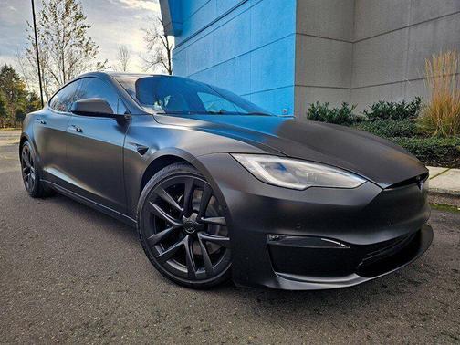 2023 Tesla Model S AWD w/ Matte Black Wrap