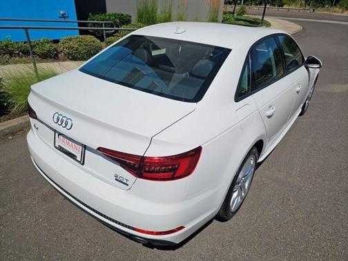 2017 Audi A4 Season of Audi Premium