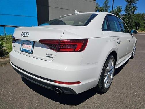 2017 Audi A4 Season of Audi Premium