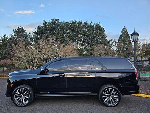 2023 Cadillac Escalade ESV Sport Platinum