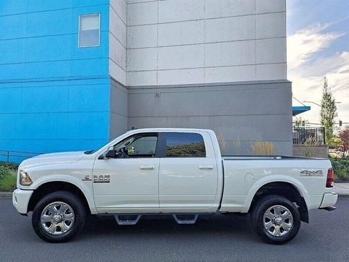 2018 RAM 2500 Laramie Crew Cab 4x4 6'4' Box