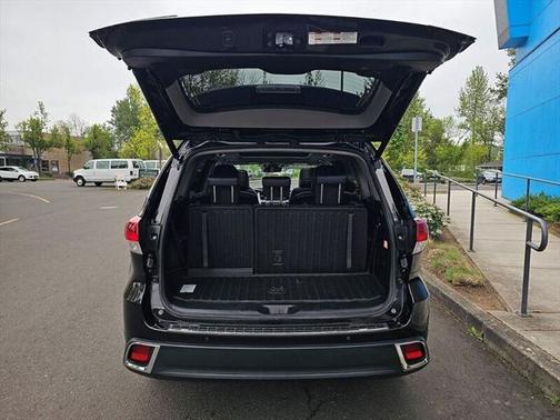 2019 Toyota Highlander Hybrid Platinum