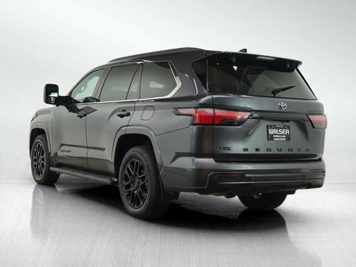 2023 Toyota Sequoia SR5