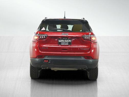 Red Hot Pearlcoat 2025 Jeep Compass Trailhawk