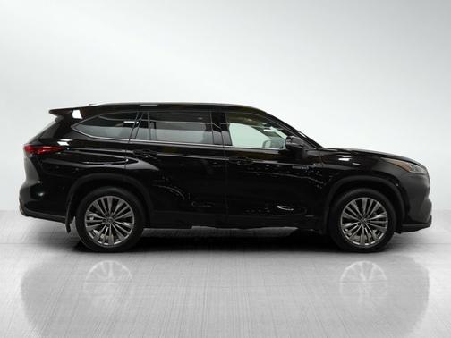 2021 Toyota Highlander Hybrid Platinum
