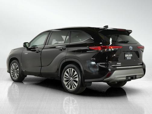 2021 Toyota Highlander Hybrid Platinum