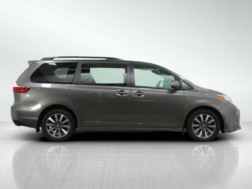 2018 Toyota Sienna XLE Premium