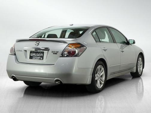 2011 Nissan Altima 3.5 SR