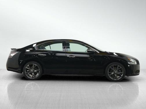 Black 2014 Nissan Maxima 3.5 SV w/Sport Pkg