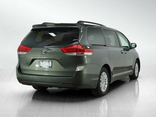 2014 Toyota Sienna XLE