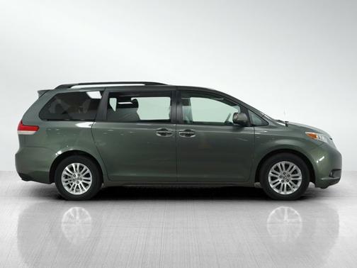2014 Toyota Sienna XLE
