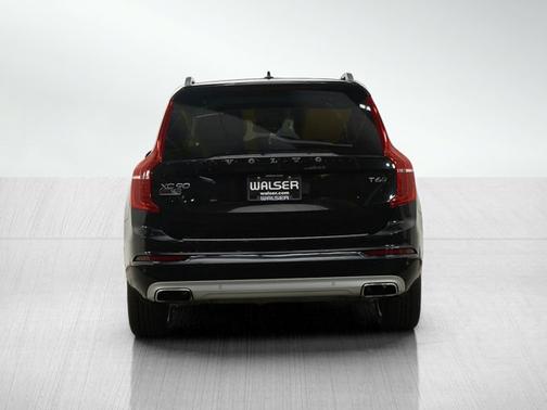 2018 Volvo XC90 T6 Momentum