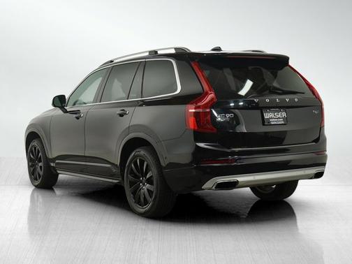 2018 Volvo XC90 T6 Momentum