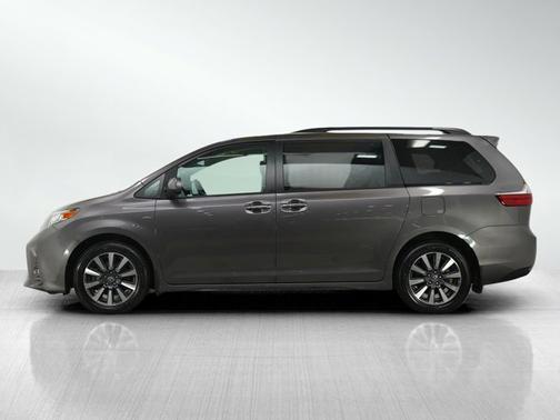 2019 Toyota Sienna XLE