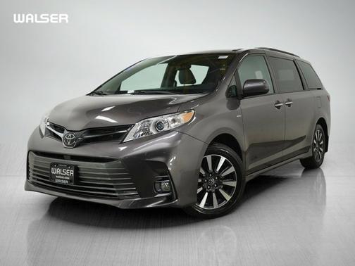 2019 Toyota Sienna XLE