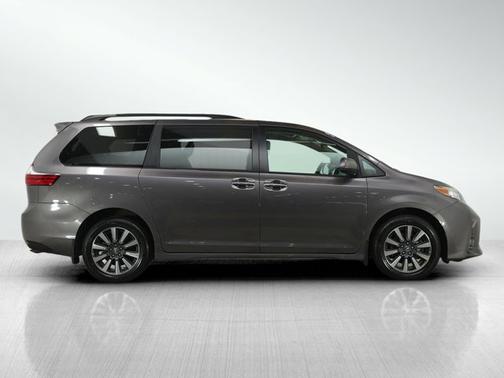 2019 Toyota Sienna XLE