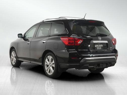 2018 Nissan Pathfinder SL