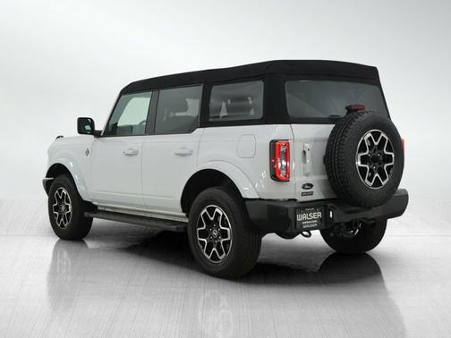 2023 Ford Bronco out banks sport utility