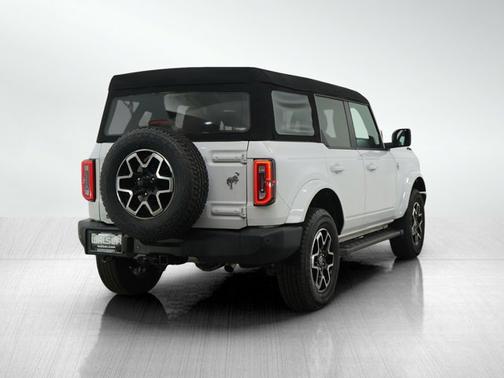 2023 Ford Bronco out banks sport utility