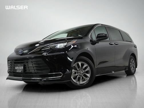 2024 Toyota Sienna LE