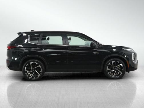 2023 Mitsubishi Outlander PHEV SE