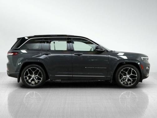 2022 Jeep Grand Cherokee Summit Reserve