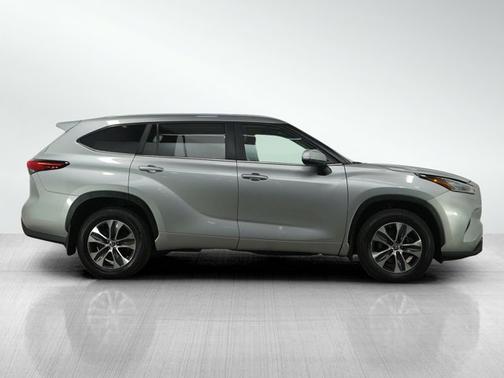 2023 Toyota Highlander XLE AWD (Natl)