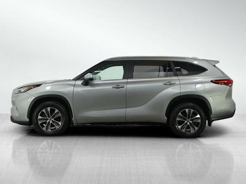2023 Toyota Highlander XLE AWD (Natl)