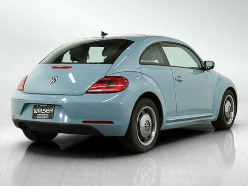 2013 Volkswagen Beetle 25L Hatchback