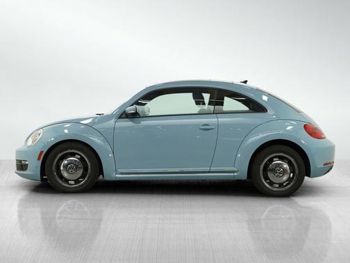 2013 Volkswagen Beetle 25L Hatchback