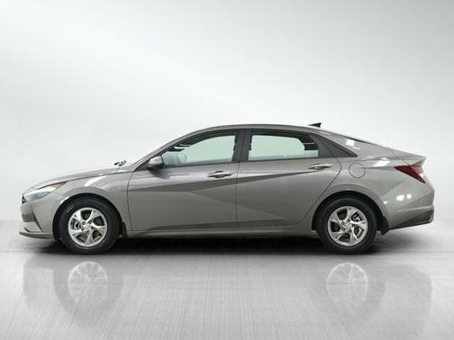 2023 Hyundai ELANTRA SE