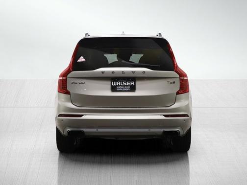 Beige 2016 Volvo XC90 T6 Momentum