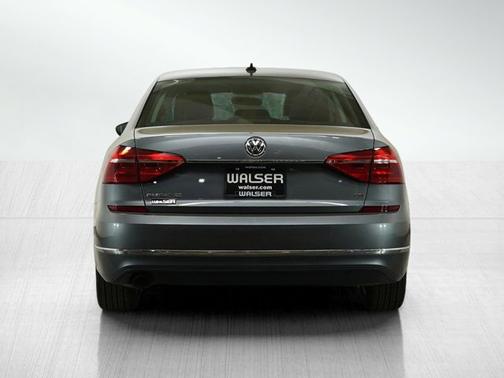 2016 Volkswagen Passat SE