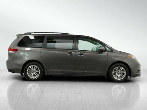 2012 Toyota Sienna XLE