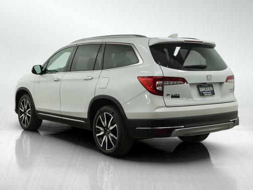 2022 Honda Pilot Touring 8-Passenger