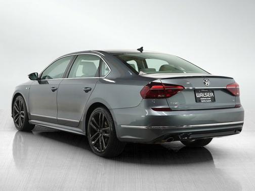 2017 Volkswagen Passat R-Line w/Comfort Pkg