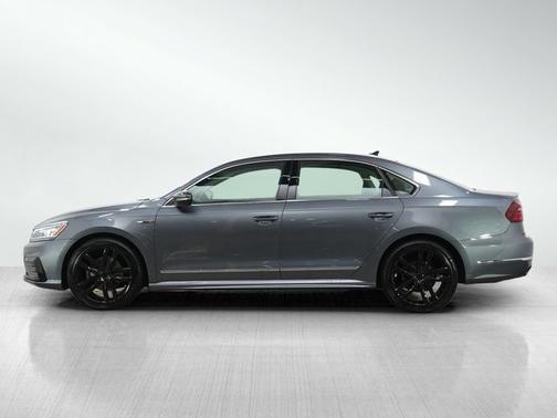 2017 Volkswagen Passat R-Line w/Comfort Pkg