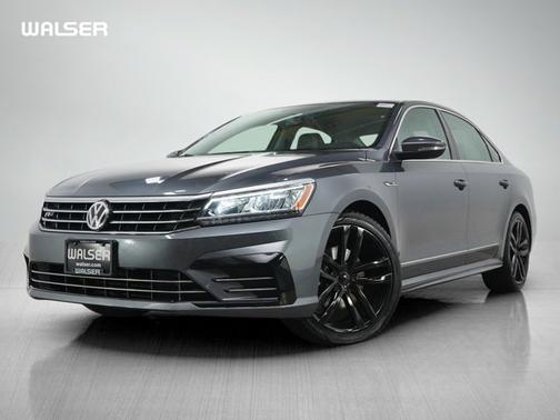 2017 Volkswagen Passat R-Line w/Comfort Pkg