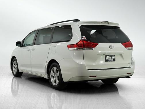 2014 Toyota Sienna LE