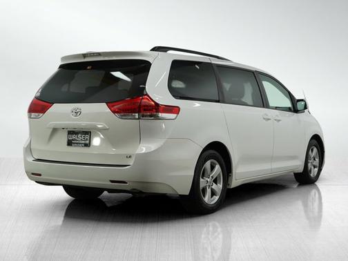 2014 Toyota Sienna LE