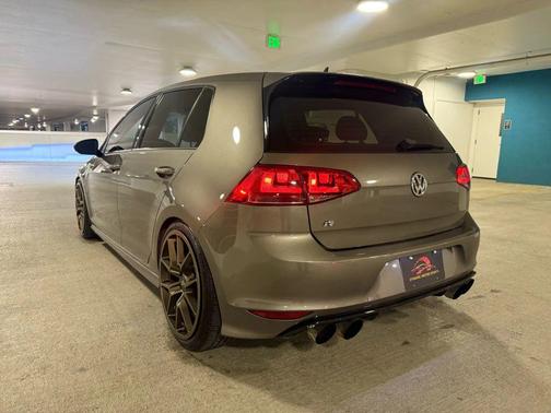 2016 Volkswagen Golf R 4-Door w/DCC & Navigation