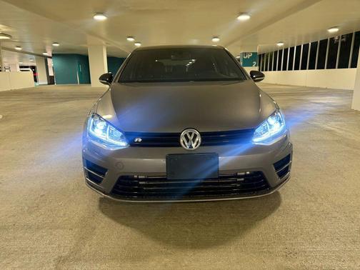 2016 Volkswagen Golf R 4-Door w/DCC & Navigation