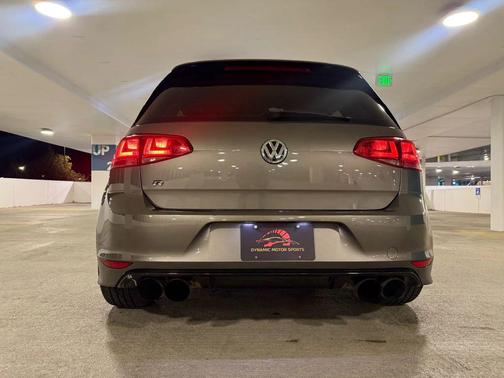 2016 Volkswagen Golf R 4-Door w/DCC & Navigation