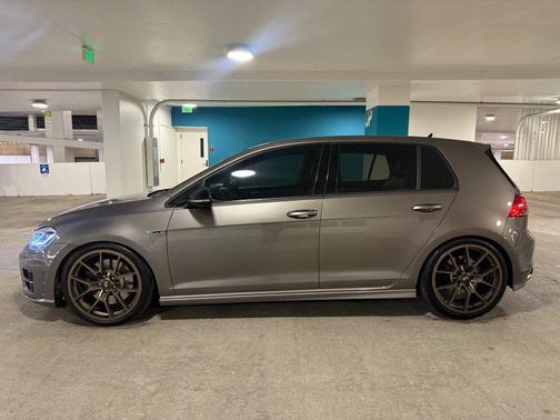 2016 Volkswagen Golf R 4-Door w/DCC & Navigation