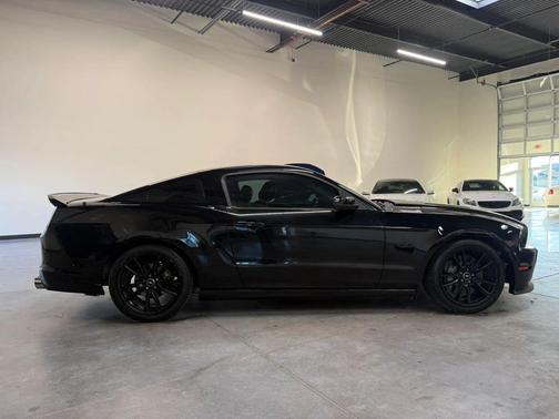 Black 2014 Ford Mustang GT