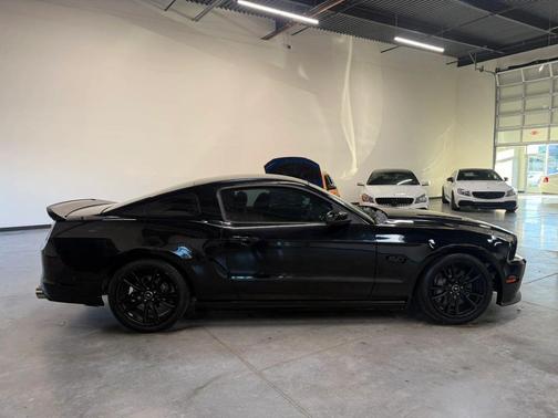 Black 2014 Ford Mustang GT