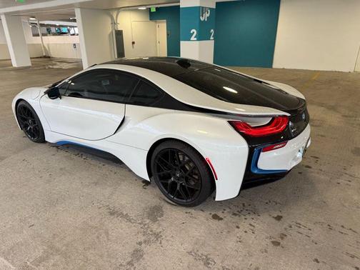 2015 BMW i8 Coupe 2D